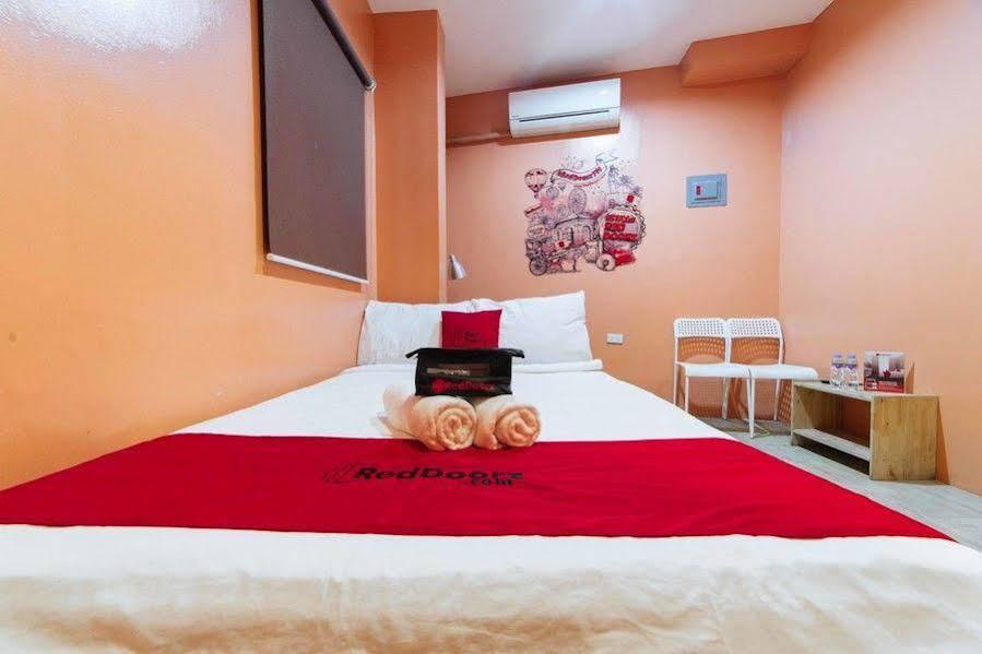 Reddoorz At Rosemarie Hotel 2*